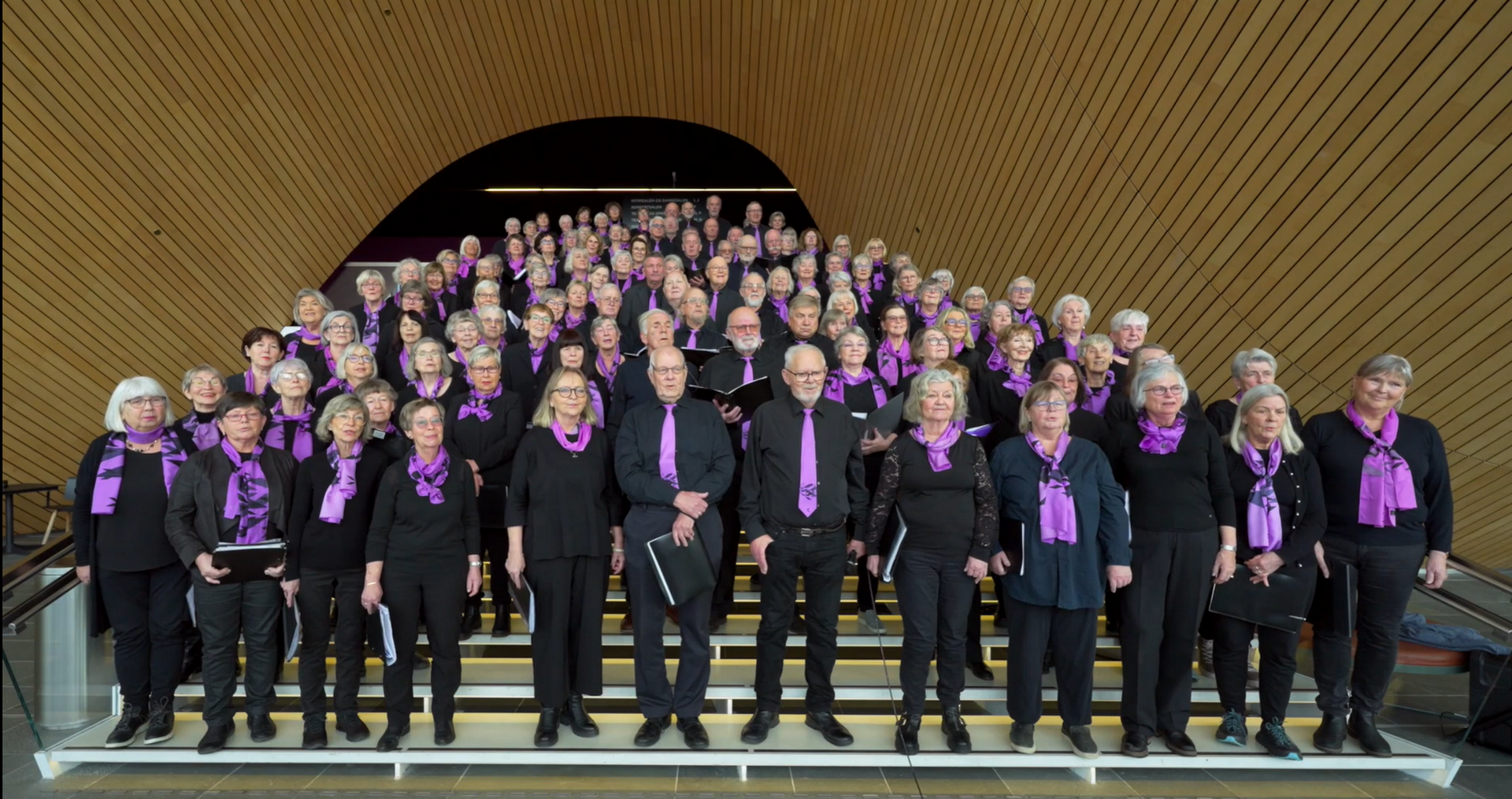 Bilde for arrangement Julekonsert med Sølvstrupene og sangstudenter fra Fakultet for kunstfag ved UiA - Sitteplasser utsolgt, ståplasser ledig.