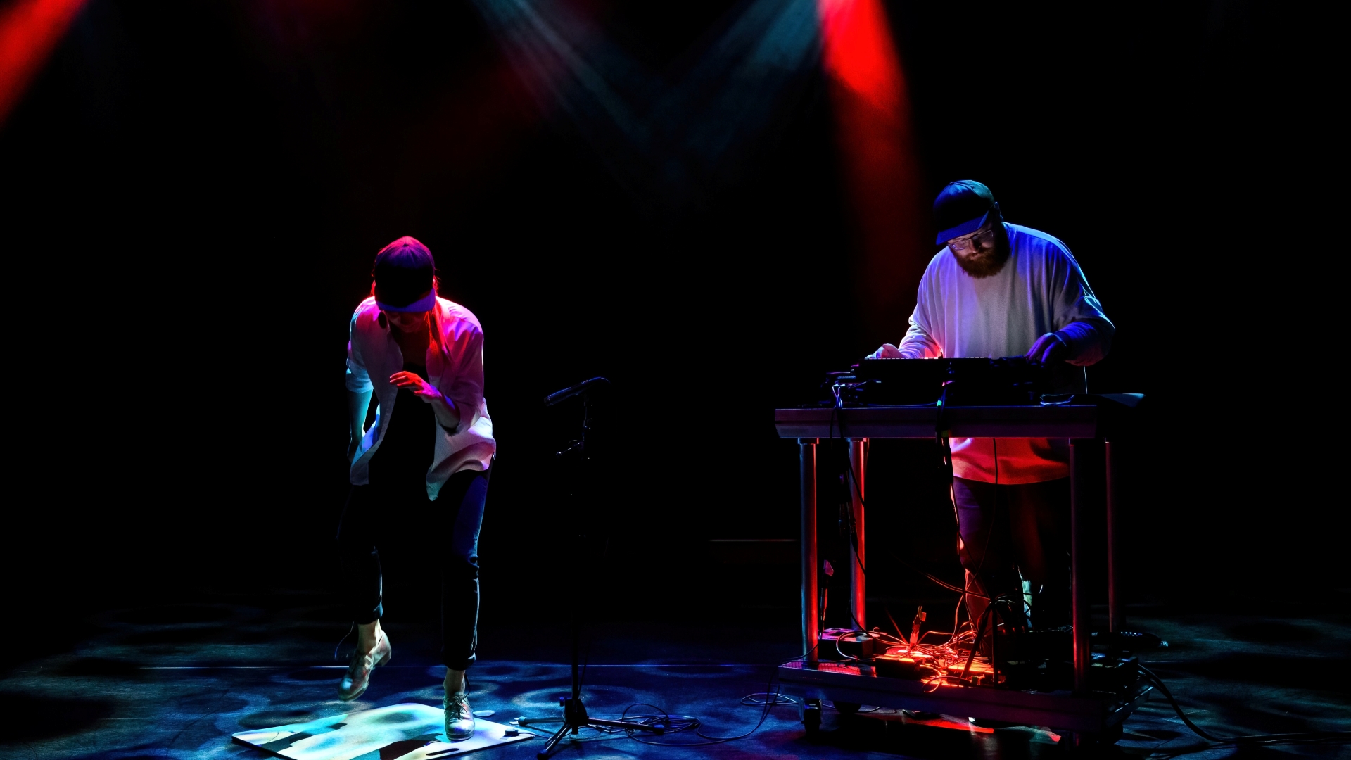 Janne Eraker & Kristoffer Lislegaard // Øy
