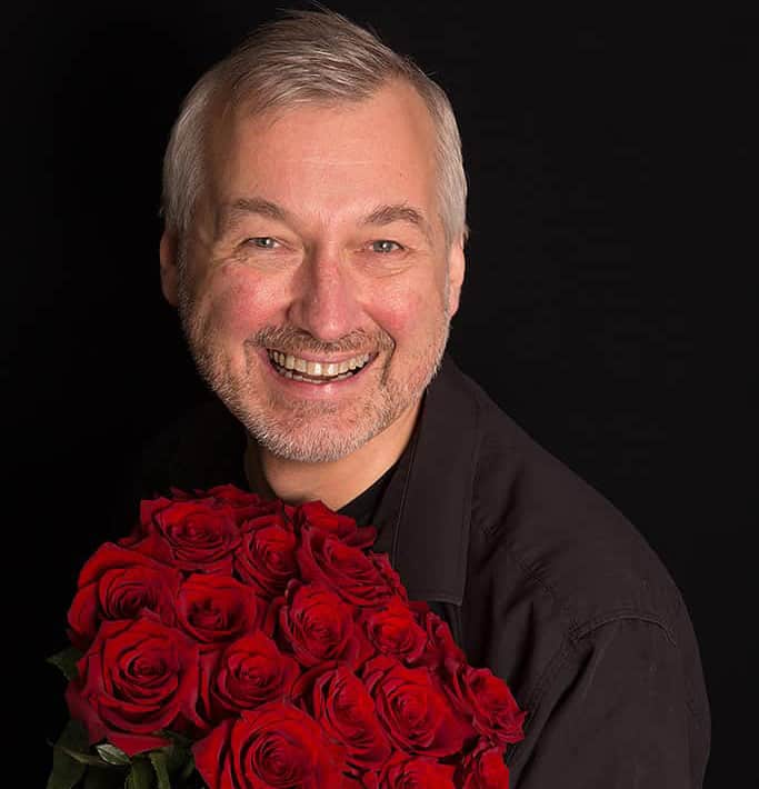 Image representing Ian Lloyd: A Cheshire Christmas - A Floral Demonstration from The Astor Theatre